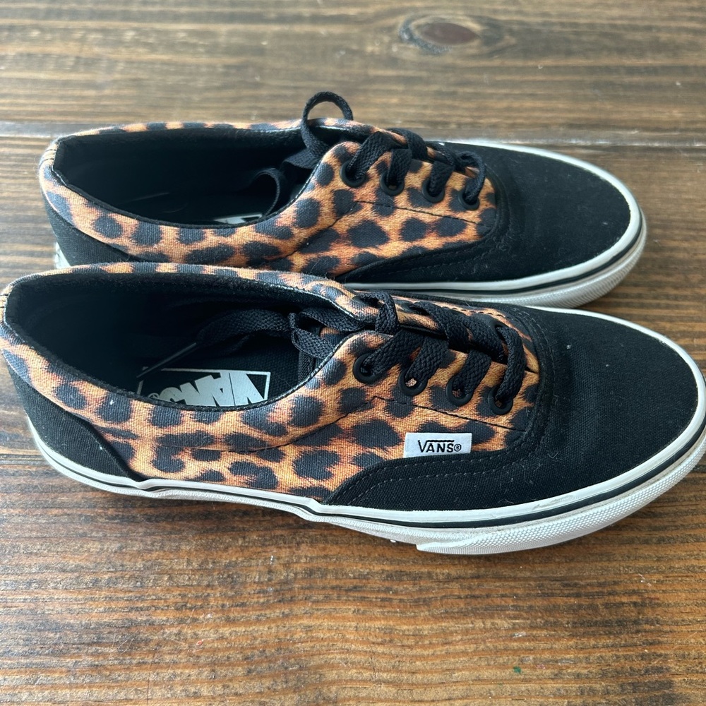 Vans authentic shoe black and cheetah
